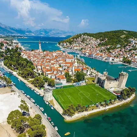 Royal Dutch 10 Apartament *