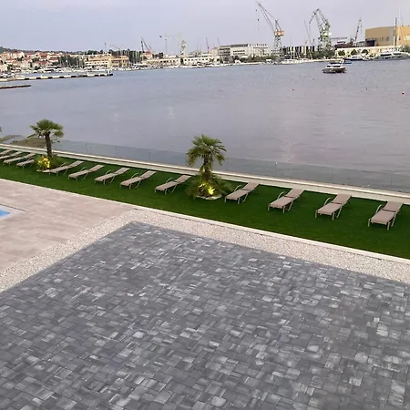 Apartment Royal Dutch 10 *