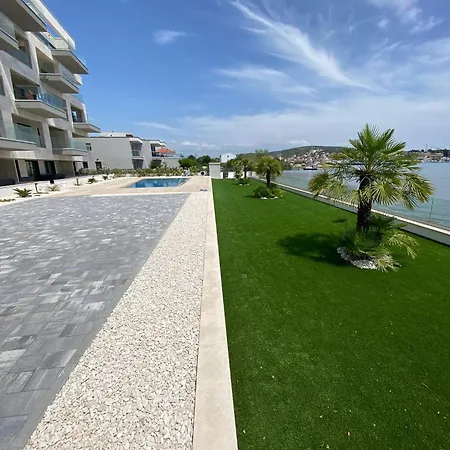 Royal Dutch 10 Apartment