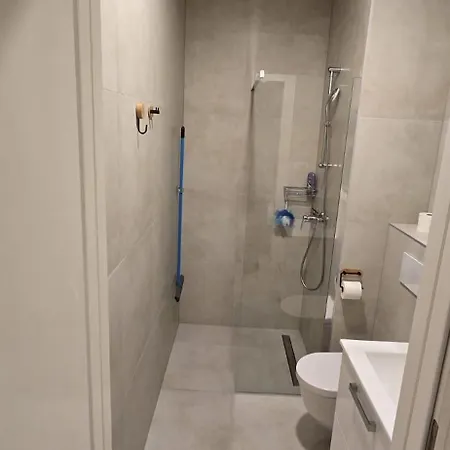 Royal Dutch 10 Apartment *